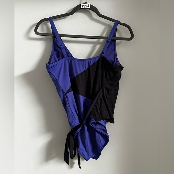 Coco Reef Contours Appeal Shape-wear One Piece Swimsuit 14/38D Cross-Over Tie - Picture 10 of 16